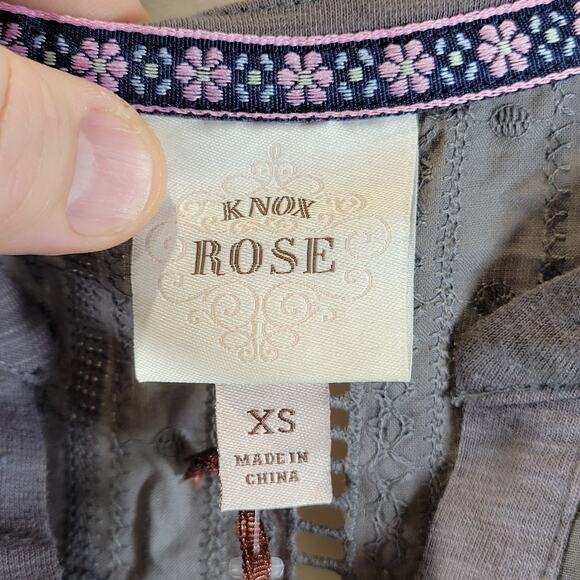 Knox Rose Women's Gray V-Neck Half Button Up Blouse, Size XS, NWT - Picture 4 of 7